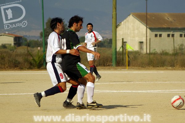 Alessio Fontana marca stretto Luca Giordano 